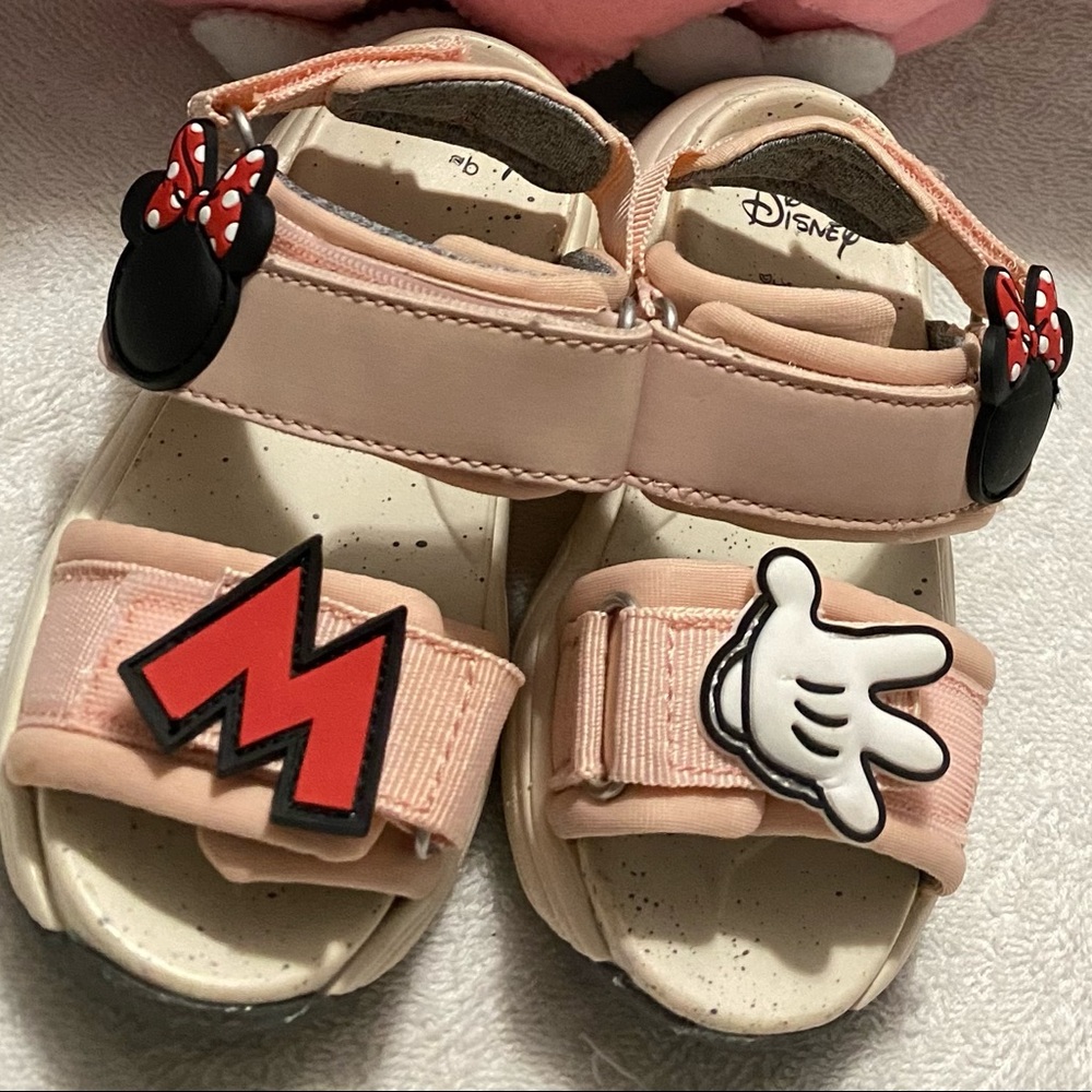 Beautiful practically new, my daughter got over it with a posture.